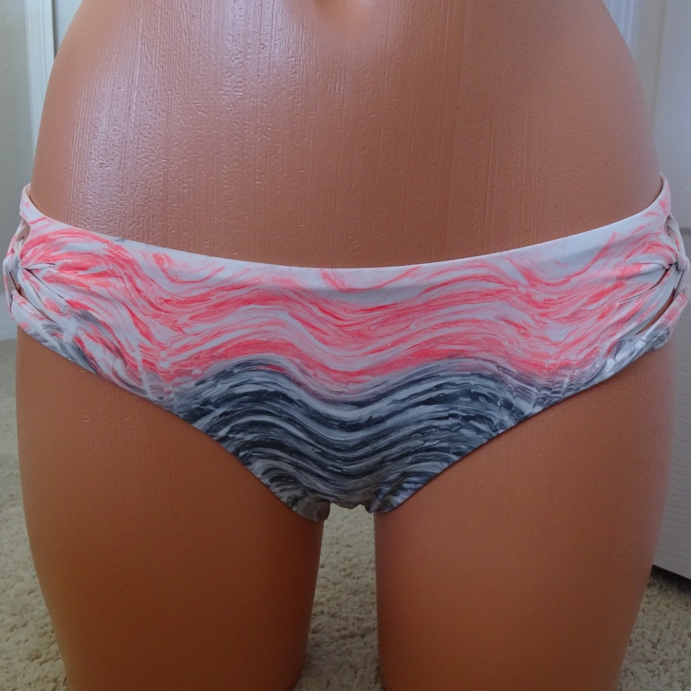 Becca NWT Cosmic Side Strappy Bikini Bottom XS - Picture 1 of 3